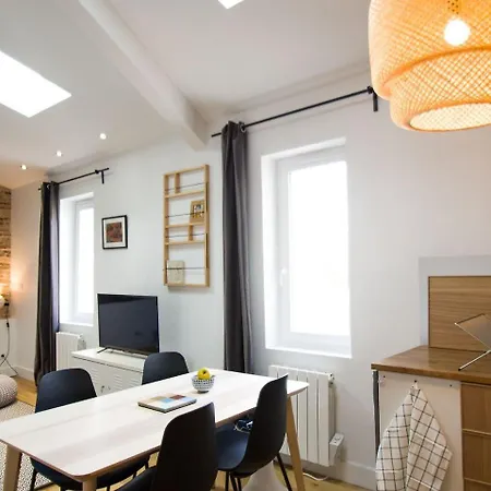 Achille By Cocoonr Apartamento