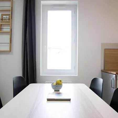 Apartment Achille By Cocoonr